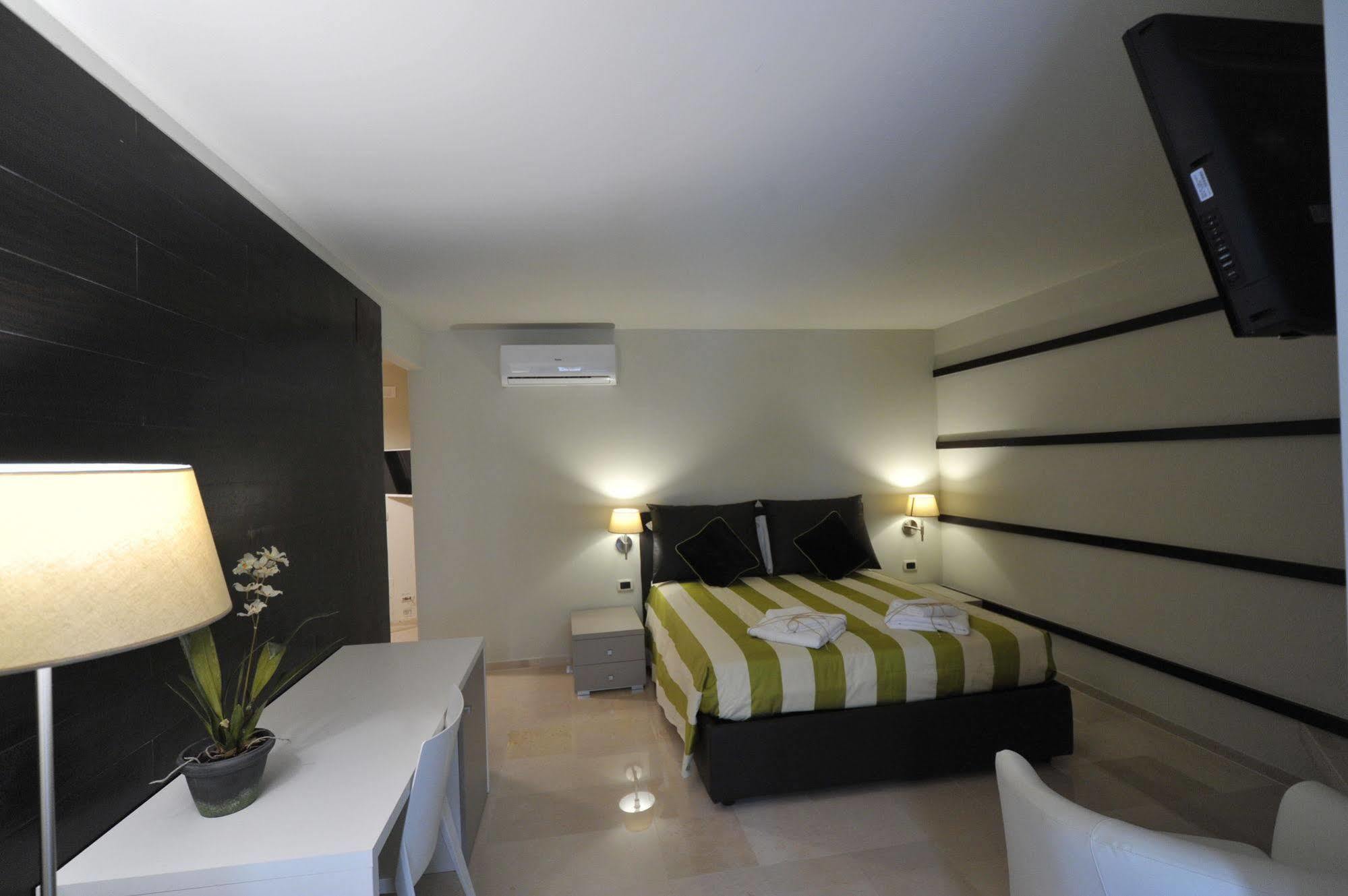 Gatto Bianco House Bed and Breakfast Bari Eksteriør billede