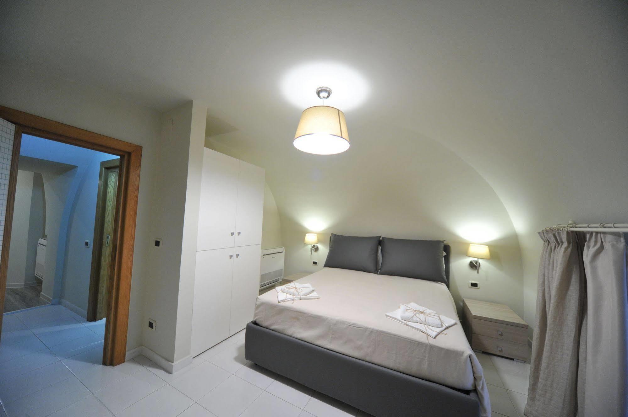 Gatto Bianco House Bed and Breakfast Bari Eksteriør billede