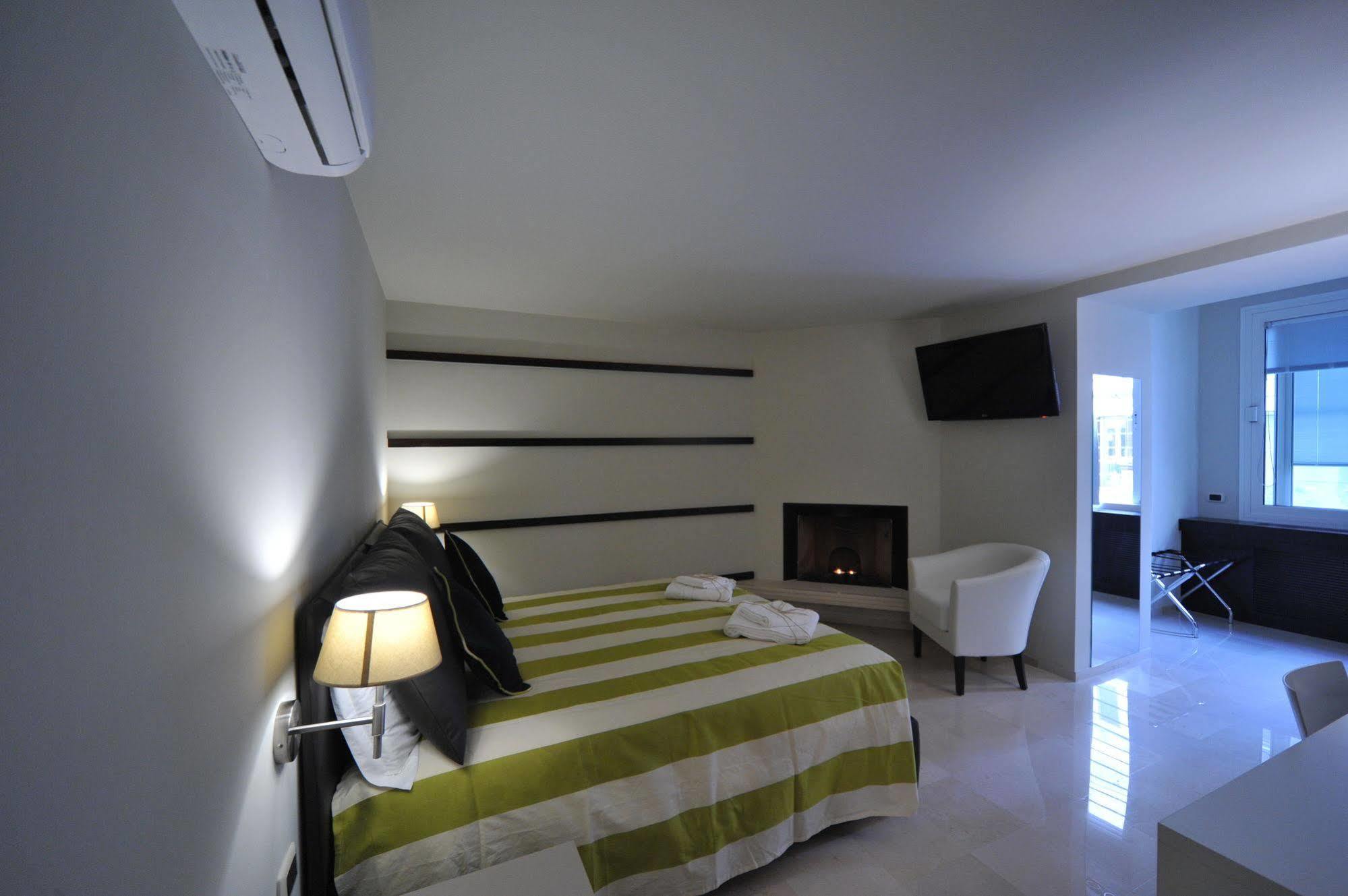 Gatto Bianco House Bed and Breakfast Bari Eksteriør billede
